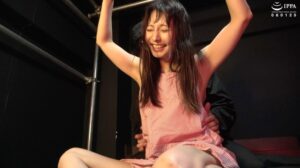 「綺麗な素人人妻のはじめての暗示くすぐりプレイ!」新レーベル MK5(マジでくすぐる5秒前) MK5-002マナミ 5