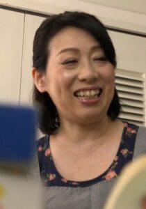 男を誘うデカ尻熟女のホームヘルパーさんのジーパン姿に我慢できずストレス発散濃厚SEX!