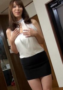 ちょっ…母さん!?清ました顔して息●に迫る性獣母さん!母のカラダに包まれて白濁汁で満たす禁断SEX!