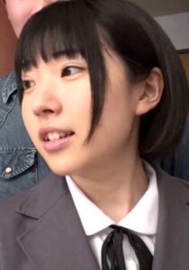 20歳の美○女とホテルで制服コスプレSEX!うぶなあそこに大量中出し!