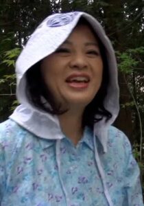 群馬の山間部に住む美熟女さんを求めて突撃訪問!初めてのAV男優とのハメ撮りSEXを堪能する田舎熟女!