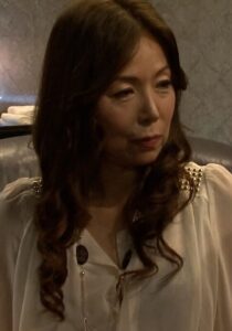 行きつけのバーのママの思いがけないアプローチに理性崩壊のオヤジ!ムラムラ熟女の痴女攻撃に淫乱大爆発!!
