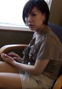 街行くショッピング中の奥様にアンケート!ショートヘアーが素敵な美人奥様を口説いてホテルで中出しSEX成功!
