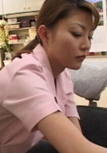 関東近県の駅前の小さな歯科医院のスケベな二人の看護師と先生の昭和官能ドラマ!
