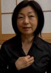 熟年夫婦の変態夫婦交換!久しぶりの旦那以外の男性に濡れ濡れの熟女の股間!